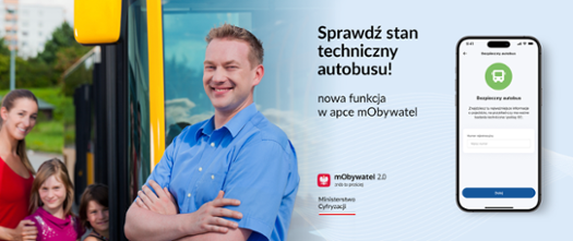 Uśmiechnięty mężczyzna ze skrzyżowanymi rękami