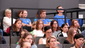 Uczestnicy Świętokrzyskiego Kongresu Samorządów Uczniowskich ze szkół podstawowych wraz z opiekunami