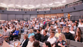 Uczestnicy Świętokrzyskiego Kongresu Samorządów Uczniowskich ze szkół ponadpodstawowych wraz z opiekunami