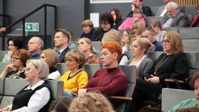 Uczestnicy szkolenia w sali Świętokrzyskiego Urzędu Wojewódzkiego (2)