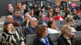 Uczestnicy szkolenia w sali Świętokrzyskiego Urzędu Wojewódzkiego (3)
