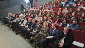 2. Giełda szkół Sala Kinowa Domu Kultury we Włoszczowie duże zainteresowanie prezentacją multimedialną szkół