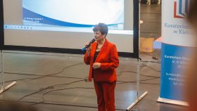 Pani Halina Kołodziejczyk Dyrektor Powiatowego Zespołu Szkół w Chęcinach
