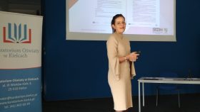Prezentacja Pani Izabeli Krzak Borkowskiej kierownika Pracowni Języków Obcych w ŚCDN