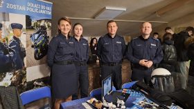 Stoisko Komendy Powiatowej Policji we Włoszczowie