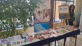 Stoisko Pedagogicznej Biblioteki Wojewódzkiej Filia we Włoszczowie