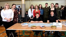 Stoisko Zespołu Placówek Oświatowych w Bogorii