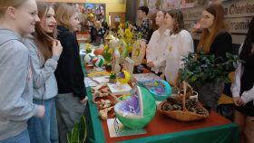 Uczestnicy Giełdy - Zespół Szkół Ponadpodstawowych im. M. Kopernika w Busku-Zdroju - 2