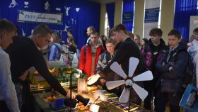 Uczestnicy Giełdy - Zespół Szkół Techniczno-Informatycznych w Busku-Zdroju - 1