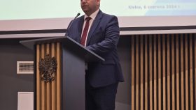 1. Fot. A. Drypa Wicewojewoda Świętokrzyski powiatnie uczestników konferencji.