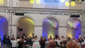 zdjęcie 8 Zaproszeni goście i laureaci nagrodzonych projektów.
